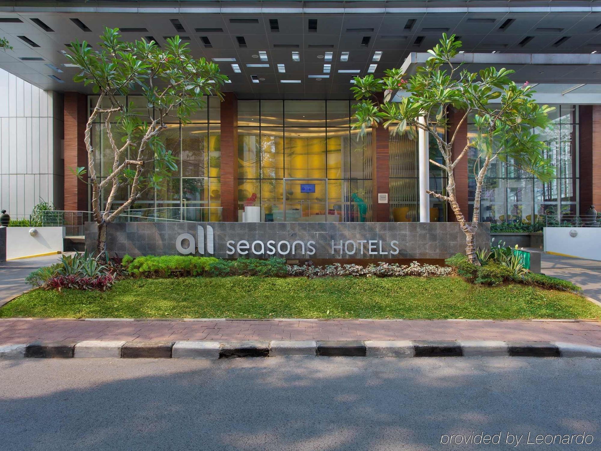 Seasons Thamrin Hotel 3*