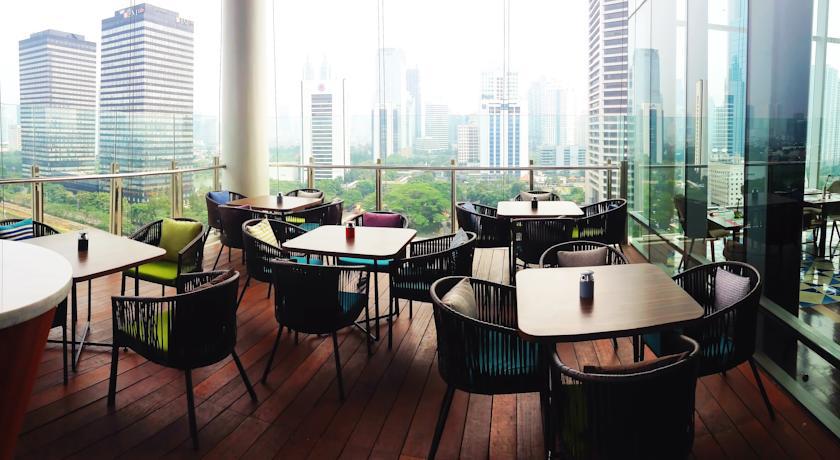 Seasons Thamrin 3*